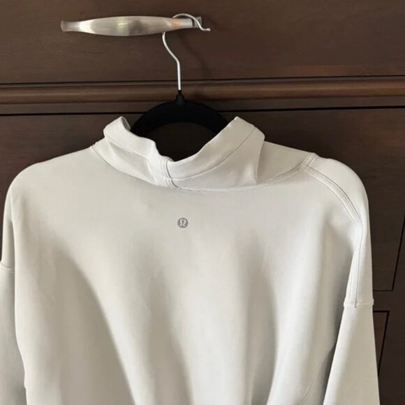 Lululemon full flourish pullover size 8 - Picture 2 of 2